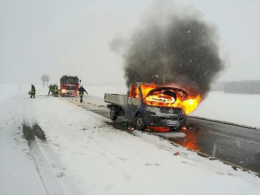 Bräunlingen: Fahrzeug geht in Flammen auf - Schwarzwälder Bote