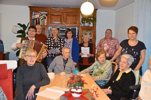 Die Bewohner des Althengstetter Seniorenzentrums hatten ihre Freude beim Volksliedersingen. Foto: Bausch Foto: Schwarzwälder-Bote