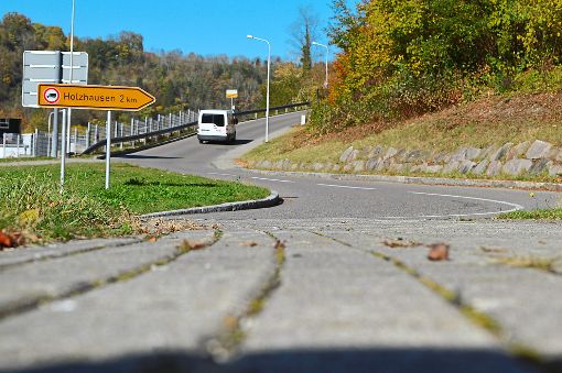 Die Holzhauser Steige zwischen Sulz und Holzhausen stellt für Schwer- und Busverkehr eine Gefahr dar. Foto: Cools