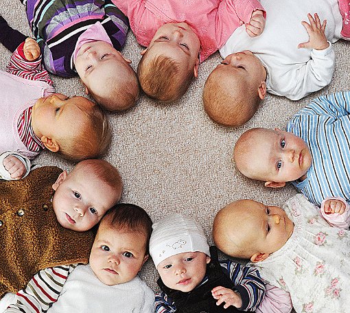 Babys haben in Straßberg Grund zur Freude: Zur Geburt bekommen sie 100 Euro Sparguthaben. Foto: Archiv