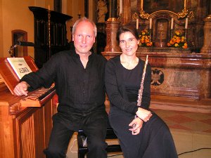 Heike Thoma (Flöte und Piccoloflöte) und Dieter Benson (Orgel) musizieren am 25. Oktober um 18 Uhr in der evangelischen Stadtkirche Schiltach.  Foto: privat Foto: Schwarzwälder-Bote