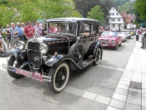 Was unter ihrer Haube steckt, beweisen Oldtimer bei der Rallye der Kinzigtal Classics. Foto: Archiv