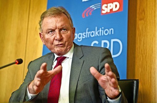 SPD-Fraktionschef Claus Schmiedel hat der CDU Versagen bei der Frauenförderung vorgeworfen. Foto: dpa