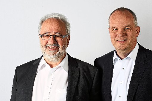 Karl Hummel (links), ehemaliger Technischer Geschäftsführer der EGT Energie GmbH und Erik Hugel (rechts) sein Nachfolger seit 1. September. Foto: Häcker Foto: Schwarzwälder-Bote