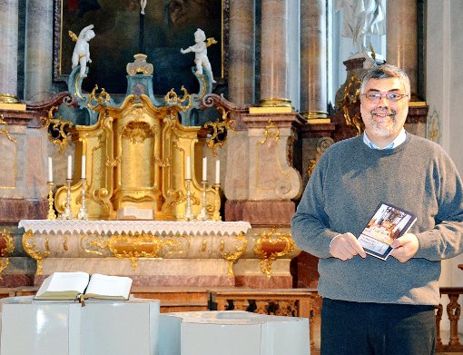 Pfarrer Marcus Keinath hat einen Kirchenführer über die Geschichte und Kunst der Predigerkirche verfasst.  Foto: Siegmeier Foto: Schwarzwälder-Bote