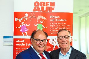 Michael Lindner (links) wird Nachfolger von Hans-Werner Köblitz als Vorsitzender der Vereins ObenAuf. Foto: Laich Foto: Schwarzwälder-Bote