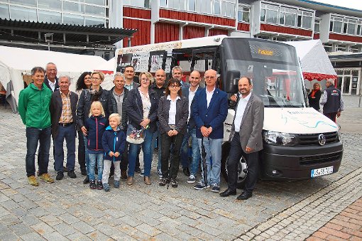 Dank neuer Sponsoren ist der Bürgerbus seit diesen Tagen weitgehend finanziell unabhängig von der städtischen Unterstützung, wie Vorsitzender Rainer Engel bereits wenige Tage zuvor in der Hauptversammlung bekannt geben konnte.  Foto: Heimpel Foto: Schwarzwälder-Bote