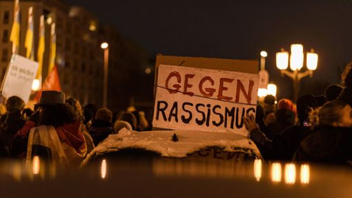 Die Protestwelle gegen rechts ist ins Rollen gekommen – auch aufseiten der Wirtschaftsvertreter. Foto: imago/Carsten / Thesing