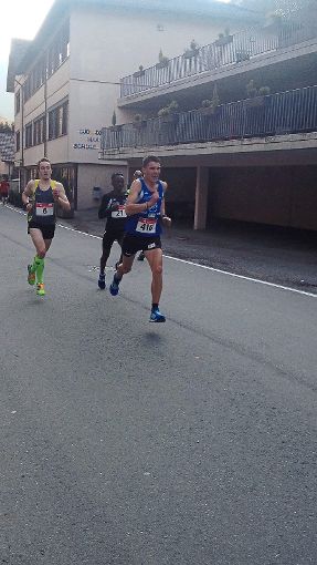 Auf den letzten 500 Metern ließ Simon Friedrich (rechts) seine Konkurrenten hinter sich und lief auf Rang drei.   Foto: Friedrich
