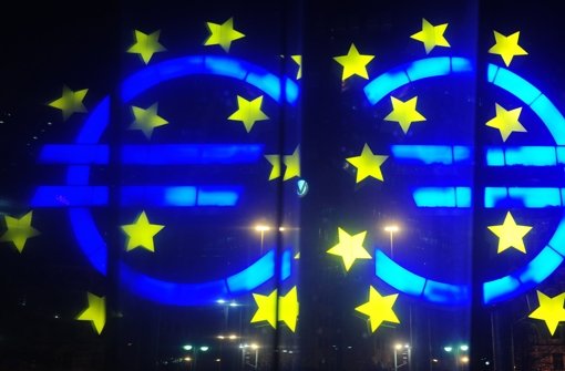 Die Europäische Zentralbank (EZB) plant umfangreiche Staatsanleihenkäufe: Segen oder Fluch?  Foto: dpa