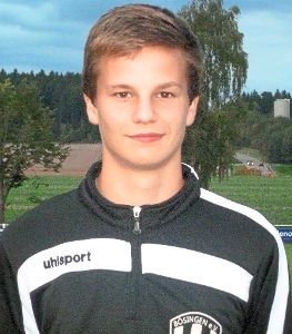 Silas Lehmann sorgte für die Entscheidung zugunsten ­   der VfB-A-Junioren. Foto: Neff Foto: Schwarzwälder-Bote