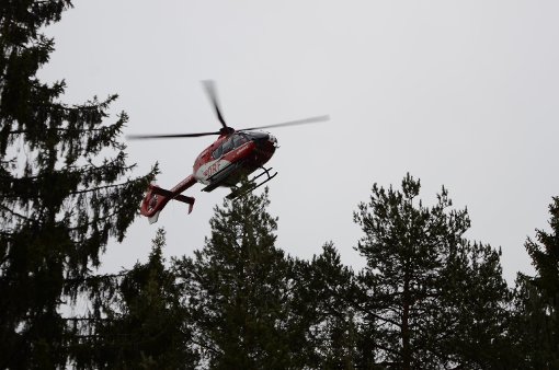 Ein Rettungshubschrauber flog den lebensgefährlich verletzten Mann in eine Tübinger Klinik. (Symbolfoto) Foto: kamera24.tv