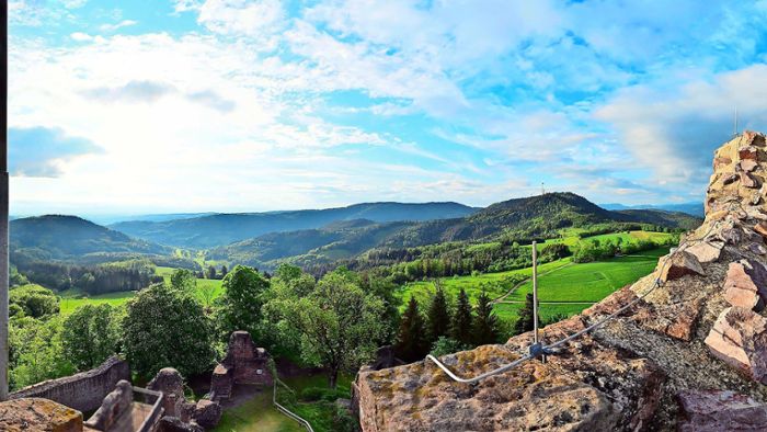 Neue Kamera liefert 360-Grad-Blick von der Burgruine Hohengeroldseck