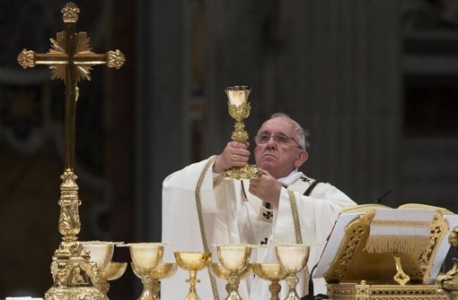 Papst Franziskus verkündet die Osterbotschaft und erteilt den Segen Urbi et Orbi. Foto: ANSA