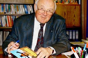 Der Kinderbuchautor Otfried Preußler ist tot. Er starb am Montag in Prien am Chiemsee im Alter von 89 Jahren. Foto: dpa
