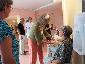 Beim Tag der offenen Tür im Paracelsus-Krankenhaus erhielten Besucher Informationen zu integrativen Therapiekonzepten.  Foto: Stocker Foto: Schwarzwälder-Bote