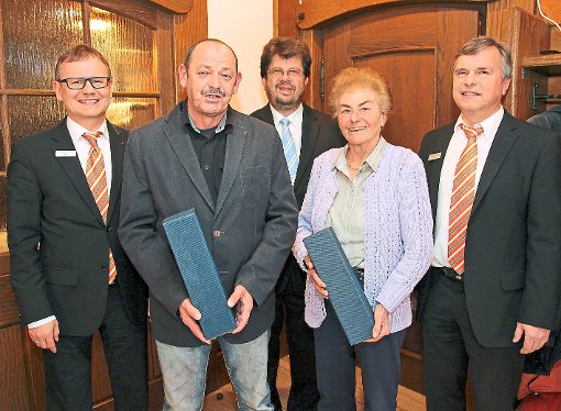Bei der Ehrung (von links):  Gottfried Joos, Emil Wurster, Michael Mania, Sigrid Petermann und Joachim Wössner Foto: Ade Foto: Schwarzwälder-Bote