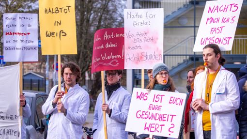 Die Ärzte an den Unikliniken streiken am Montag bundesweit, wie schon Ende Januar (Foto). Auch Tübingen und Freiburg werden betroffen sein. Foto: dpa/Jens Büttner