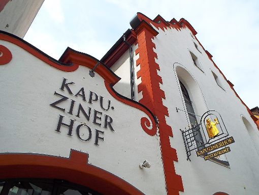 Der Name bleibt: Das Restaurant-Team ändert sich: Die Betreiber des Raben übernehmen den Kapuzinerhof.   Foto: Huber
