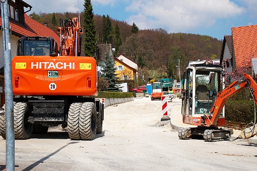In Straßberg rücken die Baumaschinen an. Foto: Hertle Foto: Schwarzwälder-Bote