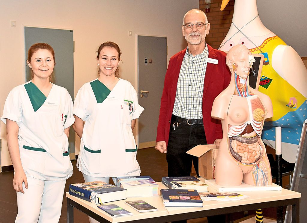 Die Gesundheits- und Krankenpflegeschule hat sich vorgestellt und durfte sich sogar über Bewerbungen freuen.