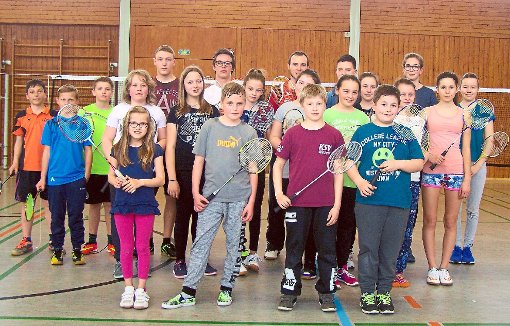 Jugendleiter Dominik Schröder (hinten Mitte) wünscht sich dringend Verstärkung für das Badmintontraining. Foto: Schwarzwälder-Bote