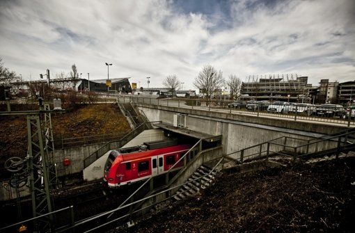 Am Stuttgarter Flughafen soll in 27 Meter Tiefe  ein neuer, zweigleisiger Fernbahnhof entstehen. Foto: Leif Piechowski