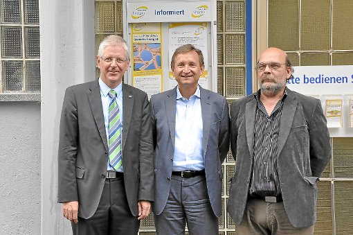 Architekt Martin Eitel (von links) mit Geschäftsführer Helmut Hildebrandt und Arzt Martin Wetzel vom Gesunden Kinizgtal Foto: Schwarzwälder-Bote