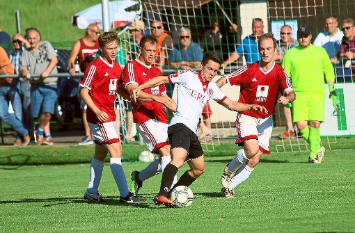 Klar mit 5:0 setzte sich Erlaheim gegen Boll durch und nahm so die erste Hürde in Richtung Bezirksliga.  Foto: Kara Foto: Schwarzwälder-Bote