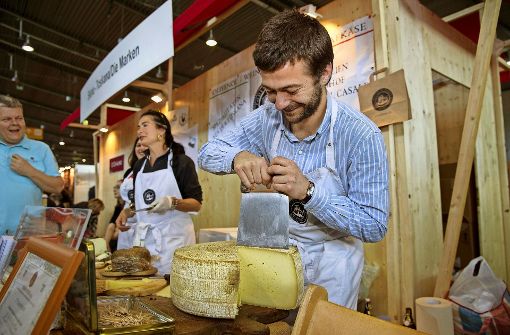 Käse und Wein ist eines der vielen Themen auf der Slow-Food-Messe. Foto: Eppler