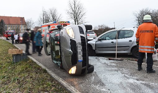 Durch einen technischen Deffekt ist es am Donnerstagnachmittag bei Nordstetten zu einem Zusammenstoß zweier Autos gekommen.  Foto: Lück