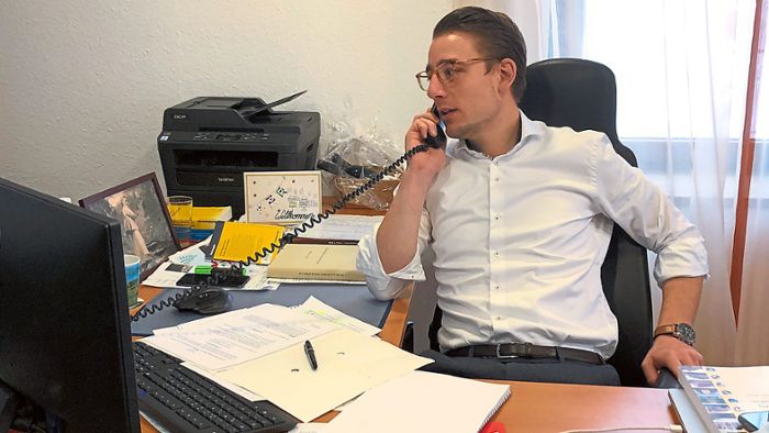 Davide Licht seit 100 Tagen Rathauschef in Burladingen