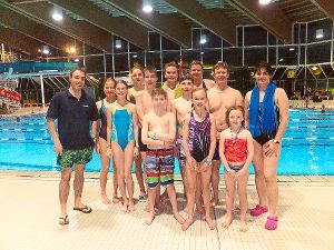 Das Team aus dem Schlichemtal: Die Teilnehmer des 24-Stunden-Schwimmens in Freudenstadt. Foto: DLRG Foto: Schwarzwälder-Bote