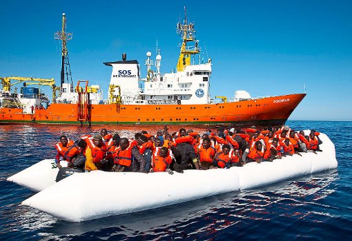Jeden Tag rettet die MS Aquarius im Mittelmeer viele Menschenleben. Foto: Bar Foto: Schwarzwälder-Bote