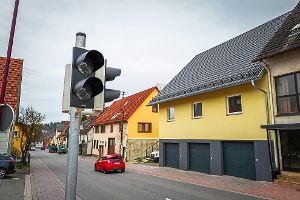 An der Salzstetter Straße hilft jetzt eine Ampel beim Überqueren der Ortsdurchfahrt. Foto: Fritsch Foto: Schwarzwälder-Bote
