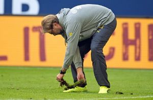 Das wird ein Scheiß-Abend - ohne Wenn und Aber. Dortmunds Trainer Jürgen Klopp nach dem 1:2 im Revierderby beim FC Schalke 04. Foto: dpa