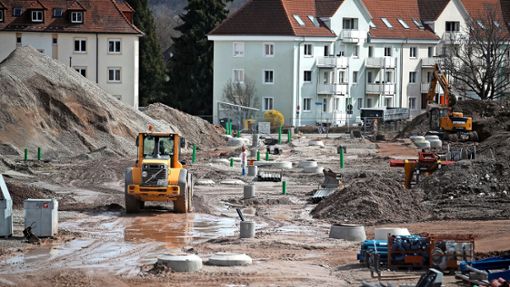 Die Erschließungsarbeiten im Oberen Brühl in Villingen – laufen auf Hochtouren, die Pläne für den Wohnungsbau stocken allerdings. Foto: Marc Eich