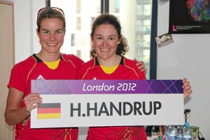 Ellen Heiny (rechts) von den  Racing Students und Henrike Handrup  wollen nach Rio.  Foto: Verein Foto: Schwarzwälder-Bote