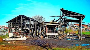 Feuer in Balingen: Lagerhalle brennt aus - war es Brandstiftung? Polizei ermittelt