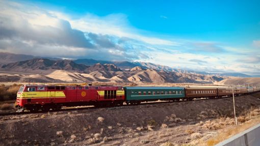 Der „Orient Silk Road Express“ auf dem Weg zum Yssykköl-See in Kirgisistan. Foto: Lernidee