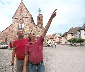 Am Montag fand der Startschuss für den Aufbau des Stadtfestes rund um den Villinger Münsterplatz statt. Foto: Eich