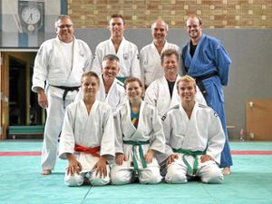 Sieben Judoka aus drei Vereinen meisterten die mehrstündige Prüfung. Foto: Verein Foto: Schwarzwälder-Bote
