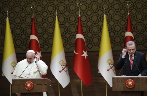 Papst Franziskus (links) bei seinem Besuch in der Türkei.  Foto: EPA