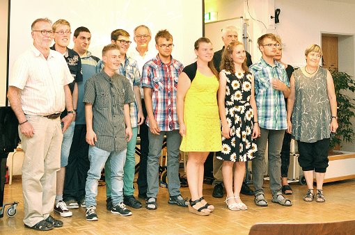 Ins Arbeitsleben verabschiedet: Acht Schüler verlassen die Gustav-Werner-Schule. Foto: Schule Foto: Schwarzwälder-Bote