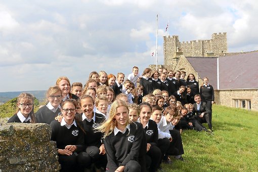 Auf ihrer England-Reise gaben die Altensteiger Sänger auch ein Konzert vor der Kulisse von Dover Castle. Foto: CKCA