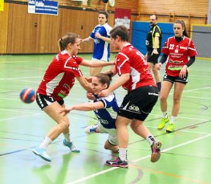 Marlen Dengler (Mitte) ist mit den Nagolder Handballfrauen heute Abend in Herrenberg gefordert.  Foto: VfL Nagold Foto: Schwarzwälder-Bote