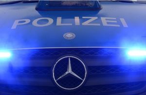 Nachdem eine Autobesitzerin aus Göppingen bei der Polizei abgeschlagene Außenspiegel gemeldet hatte, wird die Polizei auf sechs weitere beschädigte Wagen aufmerksam. Foto: dpa/Symbolfoto