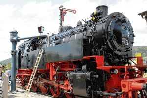 Markenzeichen der Blumberger Sauschwänzlebahn sind die Dampflokomotiven. Die Fahrten auf der Museumsstrecke starten am Bahnhof Blumberg-Zollhaus, dort werden sie auch gewassert. Foto: Archiv