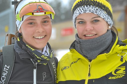 Zwei Strahlemädchen: Franziska Schöttler (SC Todtnau, links) und Hanna Herr (SC Schönwald). Foto: Junkel