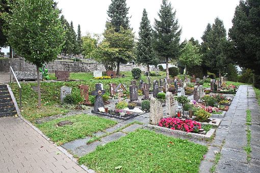 Der Gemeinderat diskutiert die Schaffung neuer Bestattungsformen auf dem Schonacher Bergfriedhof. Foto: Reutter Foto: Schwarzwälder-Bote